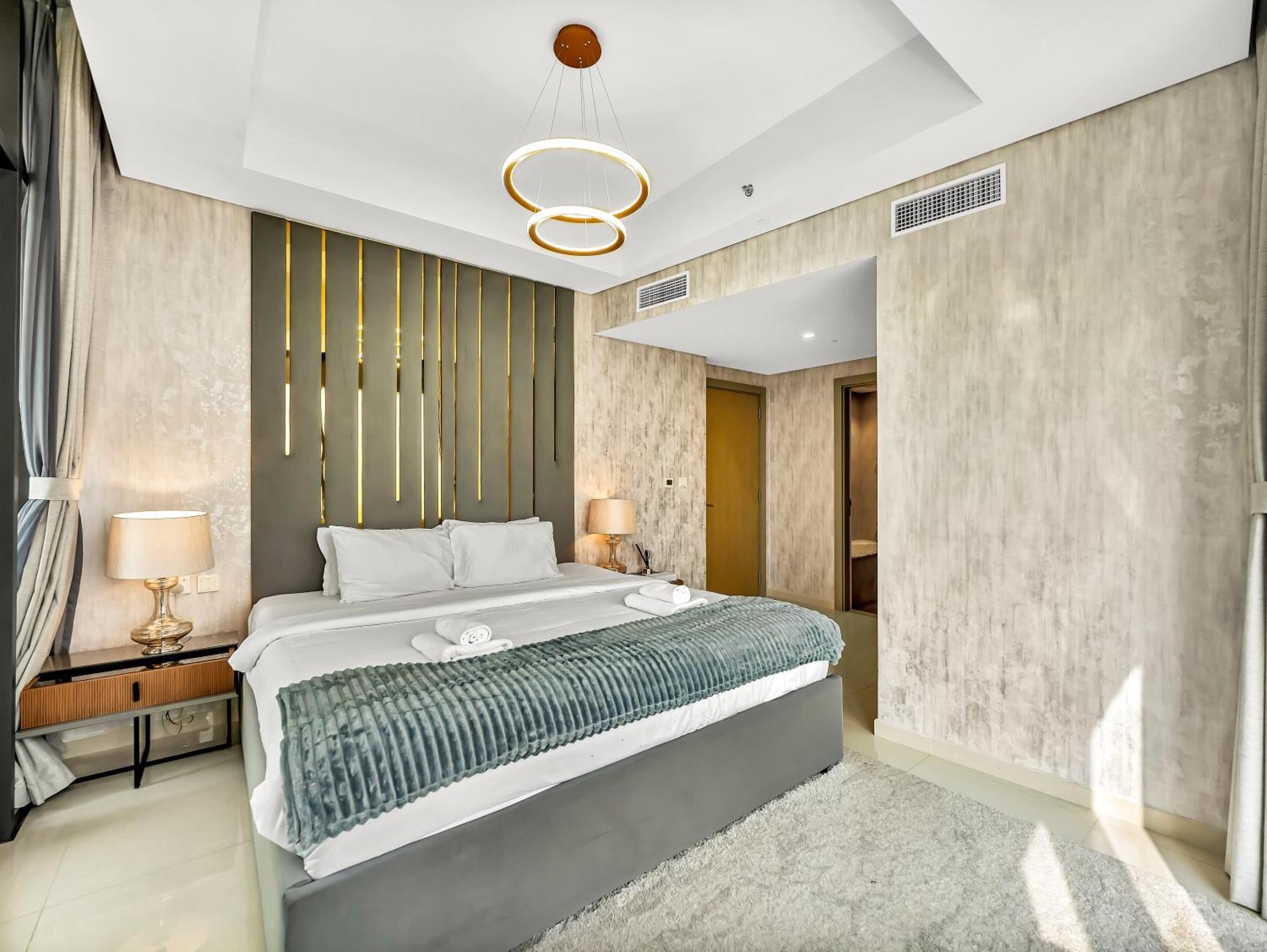 Lux 3bhk In Businessbay, Canal Views, Great Location Apartment Dubai