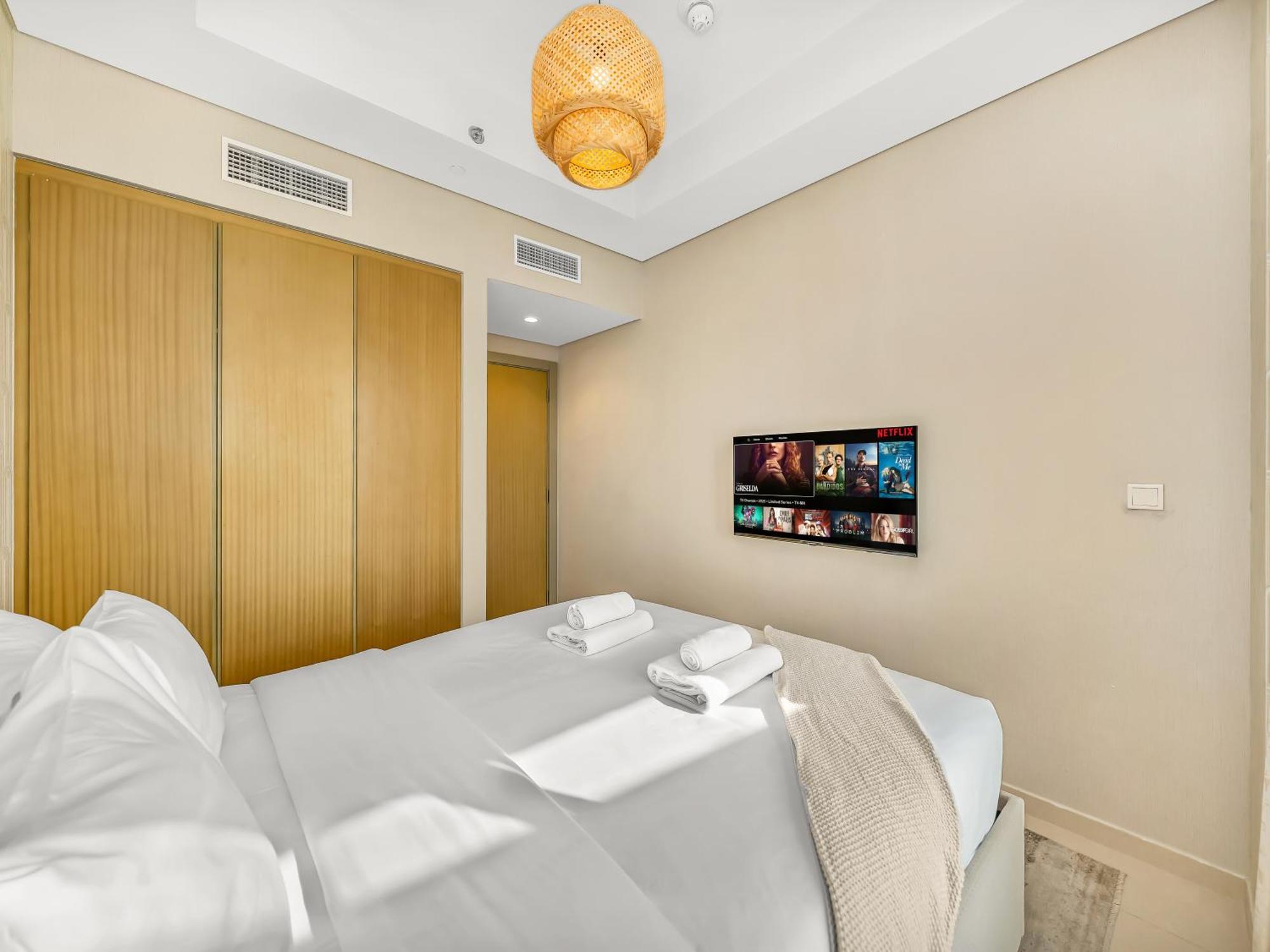 Lux 3bhk In Businessbay, Canal Views, Great Location Dubai