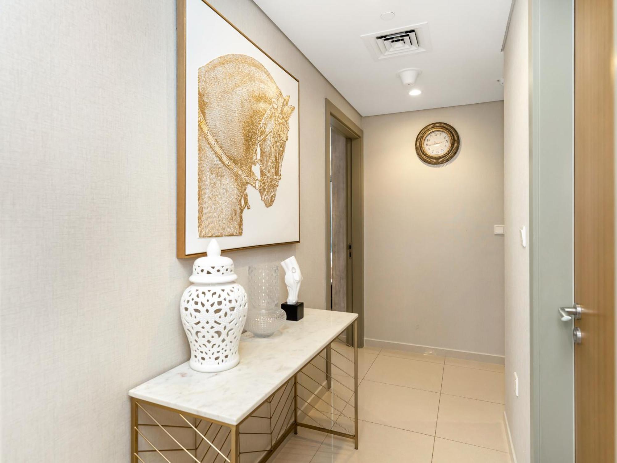 Lux 3bhk In Businessbay, Canal Views, Great Location Dubai