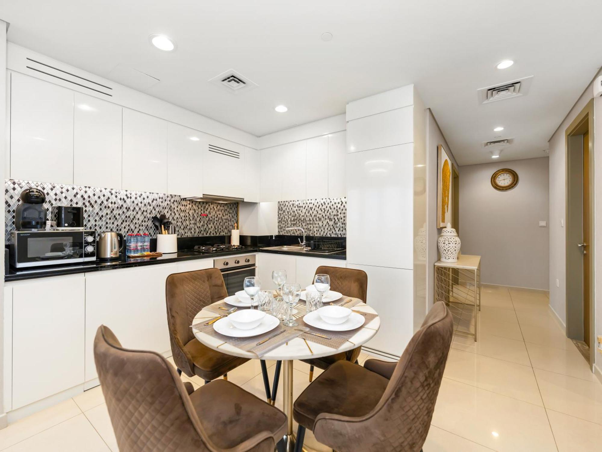 Apartment Lux 3bhk In Businessbay, Canal Views, Great Location