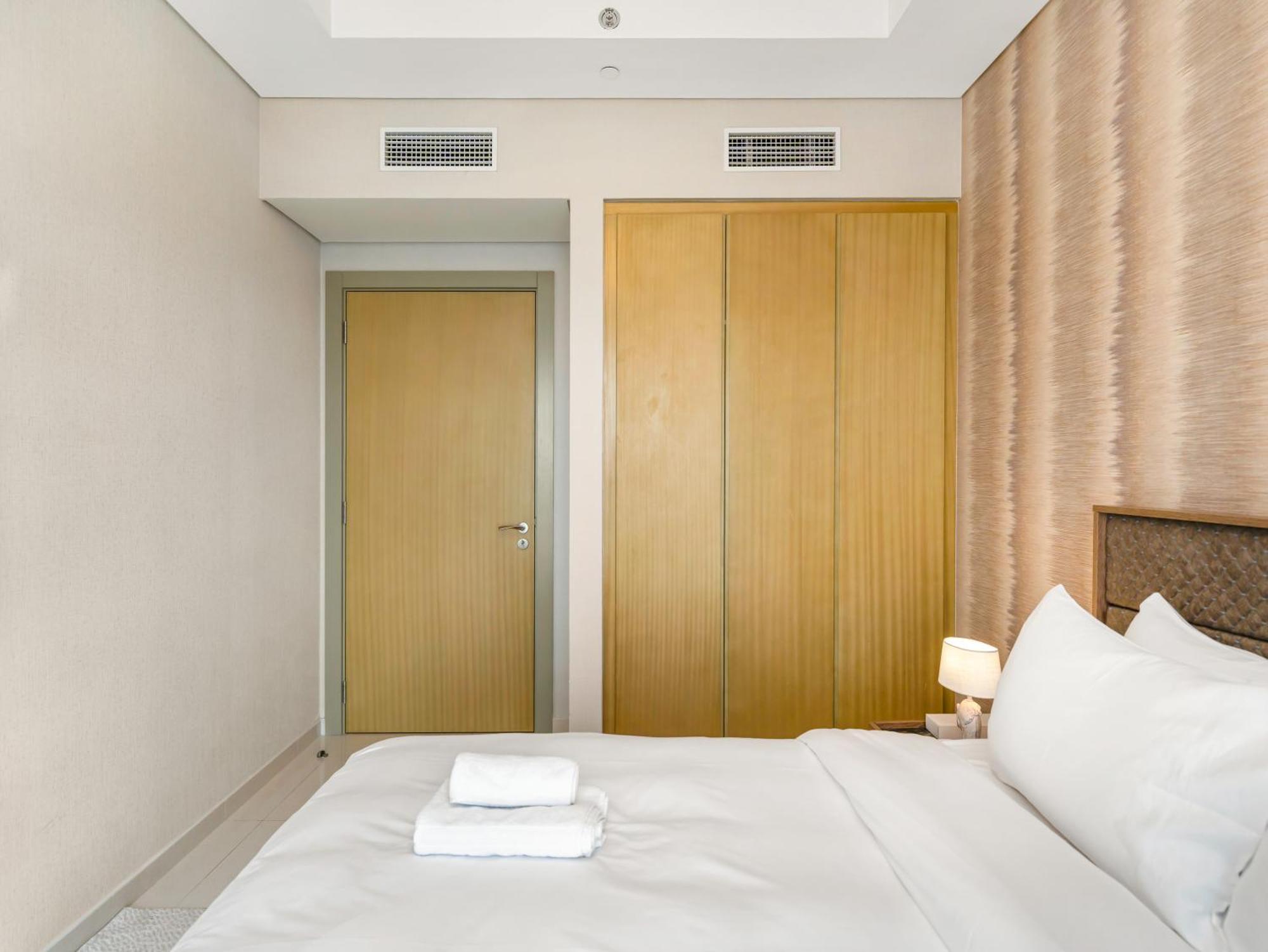 Lux 3bhk In Businessbay, Canal Views, Great Location * Dubai